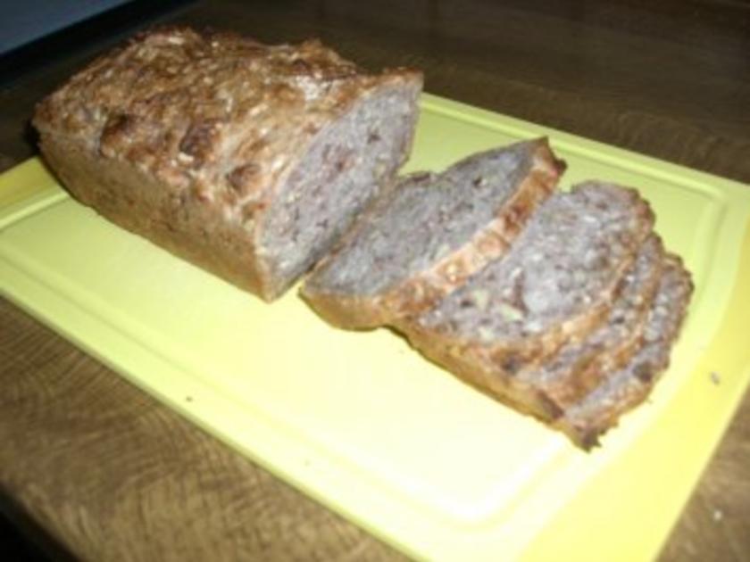 Dinkel Walnuss Brot - schnell &amp; einfach - 238 kcal/100g