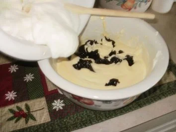 Souffle-Quark und getrocknete Pflaumen - Ich backe das fuer Fruehstueck - Rezept - Bild Nr. 3