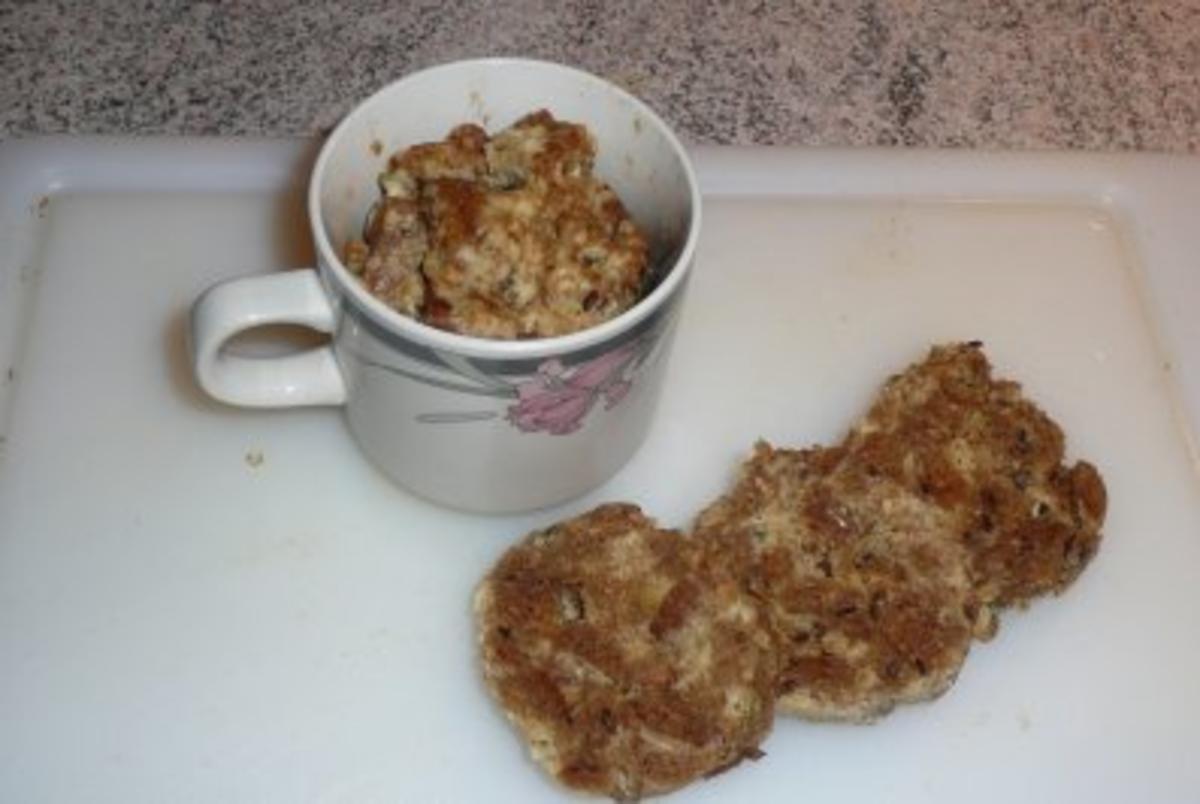 Beilage: Mehrkornbrot aus dem Becher und in Scheiben gebraten - Rezept