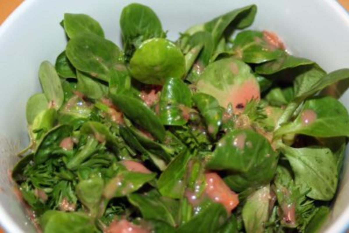 Feldsalat mit Johannisbeer-Vinaigrette - Rezept - Bild Nr. 2