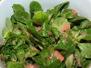 Feldsalat mit Johannisbeer-Vinaigrette - Rezept - Bild Nr. 2