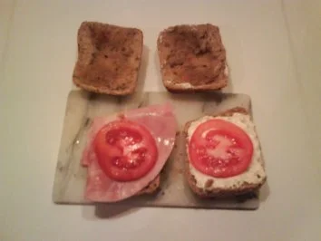 Rezept: Frühstück: Mehrkornbrötchen mit wildem Bärlauch und Kochschinken Bild Nr. 5 Frühstück: Mehrkornbrötchen mit wildem Bärlauch und Kochschinken - Rezept - Bild Nr. 5