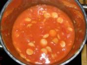 Tomatensoße mit Paprika, Zucchini und Würstchen - Rezept