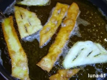 Rezept: "CROSTOI" - Karnevalsgebäck Bild Nr. 7 "CROSTOI" - Karnevalsgebäck - Rezept - Bild Nr. 7