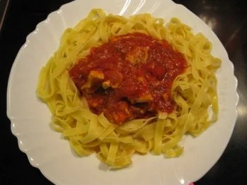 Rezept: Pollo con salsa de tomate - Hähnchenbrustfilet in Tomatensauce Pollo con salsa de tomate - Hähnchenbrustfilet in Tomatensauce - Rezept