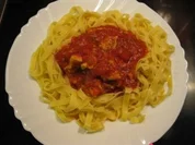 Pollo con salsa de tomate - Hähnchenbrustfilet in Tomatensauce - Rezept