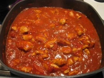Rezept: Pollo con salsa de tomate - Hähnchenbrustfilet in Tomatensauce Bild Nr. 2 Pollo con salsa de tomate - Hähnchenbrustfilet in Tomatensauce - Rezept - Bild Nr. 2