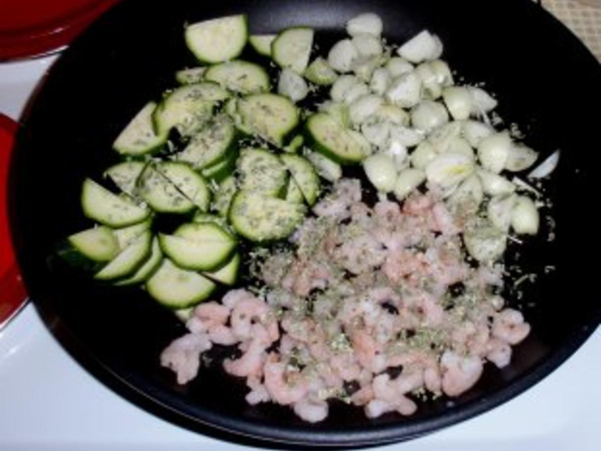 Bunter Salat mit Tiefsee Garnelen - schnell &amp; einfach - 123 kcal/100g