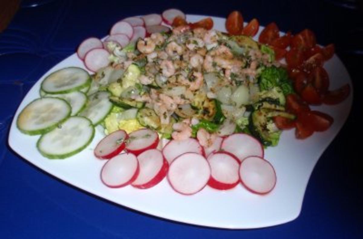 Bunter Salat mit Tiefsee-Garnelen - Rezept - Bild Nr. 6