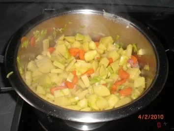 Rezept: Kartoffelsuppe Bild Nr. 5 Kartoffelsuppe - Rezept - Bild Nr. 5