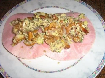 Rezept: Rührei mit Pfifferlingen auf Toast - überbacken Bild Nr. 6 Rührei mit Pfifferlingen auf Toast - überbacken - Rezept - Bild Nr. 6