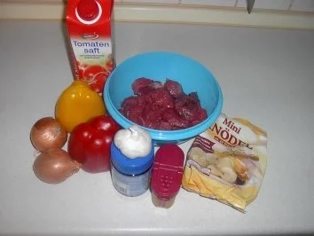 Gulasch - Knödel - Topf - Rezept - Bild Nr. 2