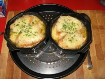 Rezept: Zwiebelsuppe "Parisienne" Bild Nr. 9 Zwiebelsuppe "Parisienne" - Rezept - Bild Nr. 9