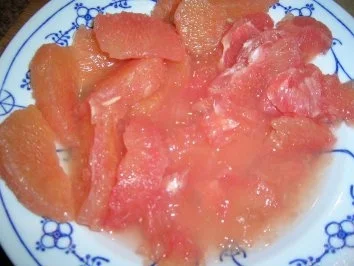 Rezept: Seeteufelfilet, Jakobsmuscheln und Hummerkrabben auf Chateau Linsen an Grapefriut-Sahne-Sauce Bild Nr. 3 Seeteufelfilet, Jakobsmuscheln und Hummerkrabben auf Chateau Linsen an Grapefriut-Sahne-Sauce - Rezept - Bild Nr. 3