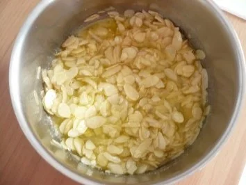 Apfel - Marzipan  - Muffins mit Mandeln - Rezept - Bild Nr. 4