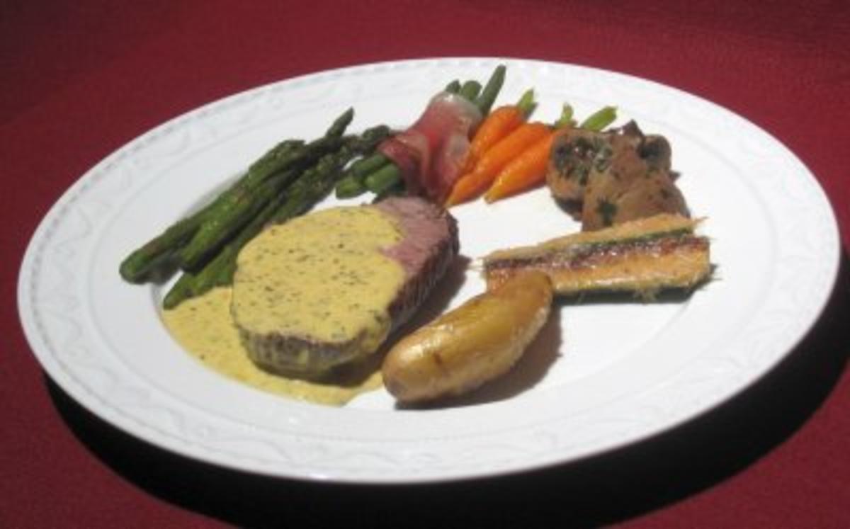 Bilder für Chateaubriand an Sauce Bearnaise mit Gemüseauswahl und Rosmarinkartöffelchen - Rezept