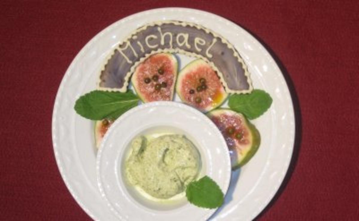 Pistazieneis auf Feigen mit grünem Pfeffer - Rezept - kochbar.de