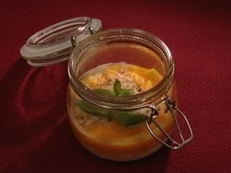 Rezept: Kokosmilch-Panna-Cotta mit Mangos (Jochen Schropp) Kokosmilch-Panna-Cotta mit Mangos (Jochen Schropp) - Rezept