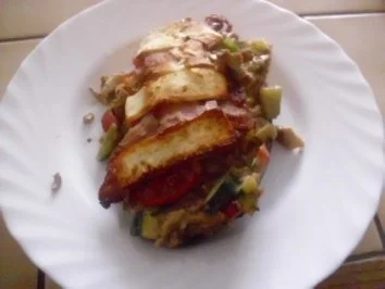 Aubergine mit Hack-Gemüse-Füllung - Rezept