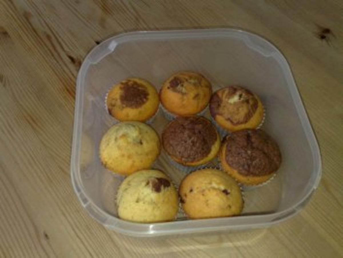 Bilder für Muffins: Marmor-Nutella-Muffins - Rezept