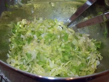 Rezept: Kässpätzle mit Endiviensalat Bild Nr. 5 Kässpätzle mit Endiviensalat - Rezept - Bild Nr. 5