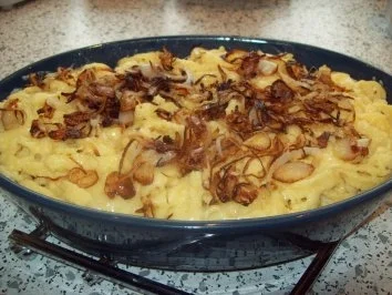 Rezept: Kässpätzle mit Endiviensalat Kässpätzle mit Endiviensalat - Rezept