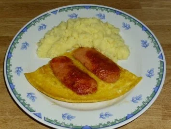 Gebratene Knackwürste mit Eierguß - Rezept - Bild Nr. 2