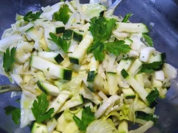 Zucchini im Salat?..... Lecker!! - Rezept