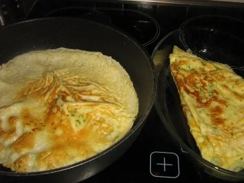 Kräuter-Crêpes mit Bolognesefüllung - Rezept - Bild Nr. 4