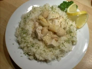 Rezept: Hühnerfrikassee im Reisrand - mal anders Hühnerfrikassee im Reisrand - mal anders - Rezept