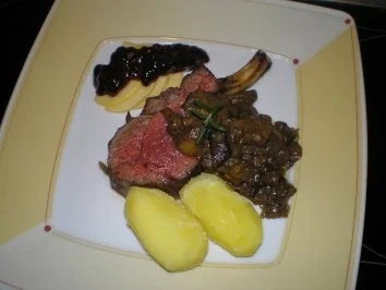 Hirschkarree an Waldpilzragout - Rezept
