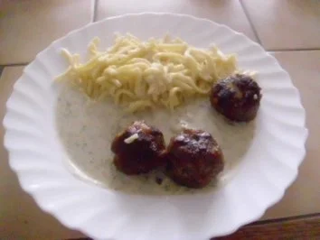 Rezept: Spätzle~Hackkäsebällchen~Frischkäsekräutersoße Spätzle~Hackkäsebällchen~Frischkäsekräutersoße - Rezept