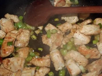 Rezept: Putengeschnetzeltes in Curry-Frucht-Soße Bild Nr. 2 Putengeschnetzeltes in Curry-Frucht-Soße - Rezept - Bild Nr. 2