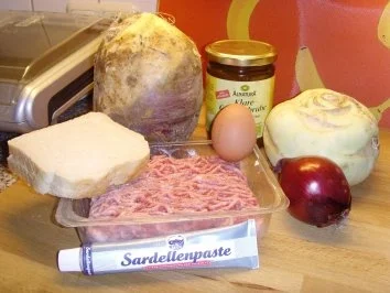 Steckrübenpürree mit Hackklops... - Rezept