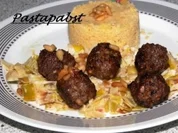 Walnuss-Hackbällchen mit Lauchgemüse und Orangencouscous - Rezept