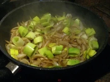 Rezept: Fleisch: GULASCHTOPF sehr pikant gewürzt Bild Nr. 5 Fleisch: GULASCHTOPF sehr pikant gewürzt - Rezept - Bild Nr. 5