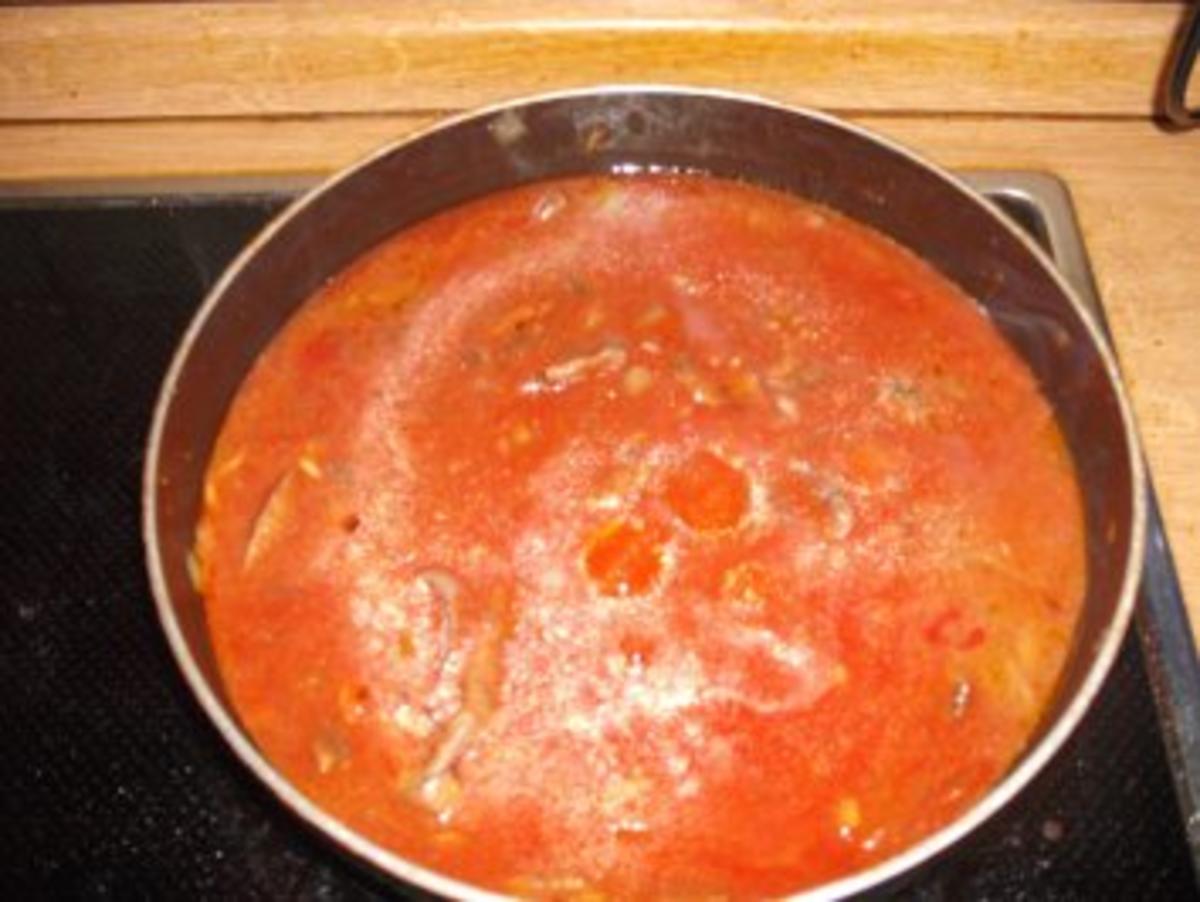 Rindsleber in Tomaten-Champignonsoße auf Tagliatelle - Rezept - Bild Nr. 7