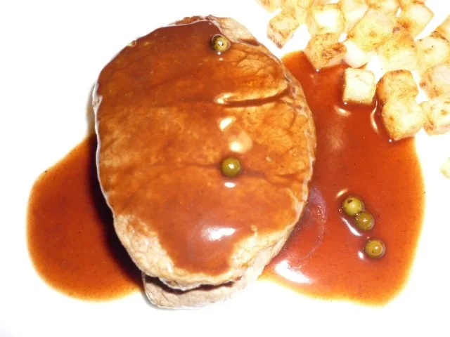 Filetsteaks mit Rotwein-Pfeffer-Sauce - Rezept - Bild Nr. 2