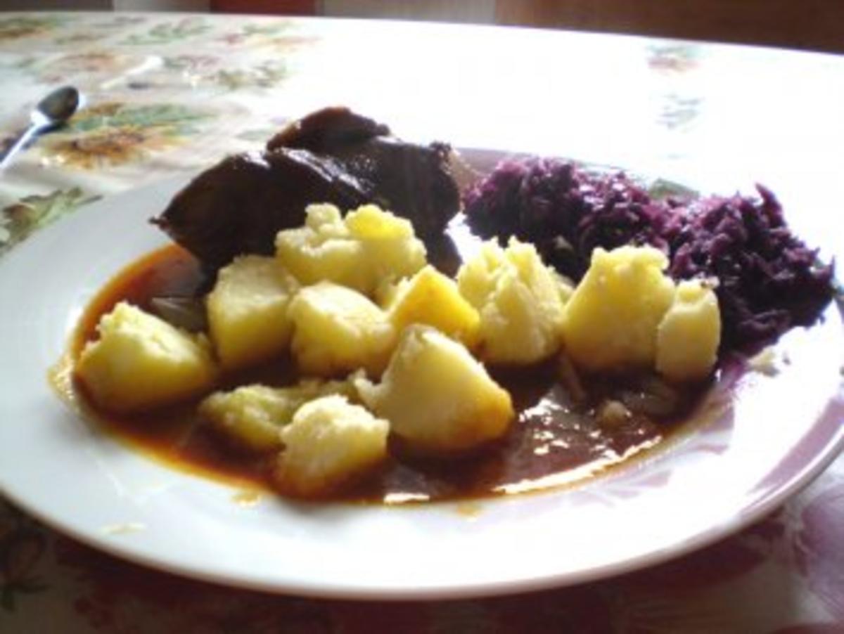 Rinderrodade mit Rotkohl und Kartoffeln - Rezept - Bild Nr. 5