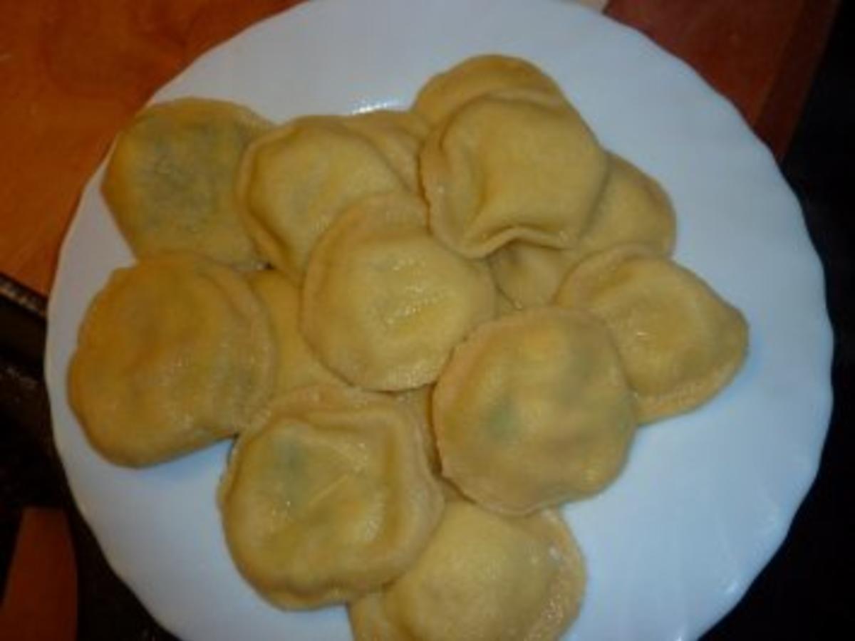 Ravioli mit Ricottafüllung - Rezept mit Bild - kochbar.de