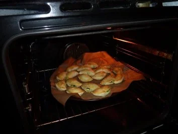 Rezept: Blätterteigtaschen mit Spinat Bild Nr. 4 Blätterteigtaschen mit Spinat - Rezept - Bild Nr. 4