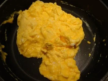 Kartoffelpü mit Rührei & Gurkensalat - Rezept - Bild Nr. 8