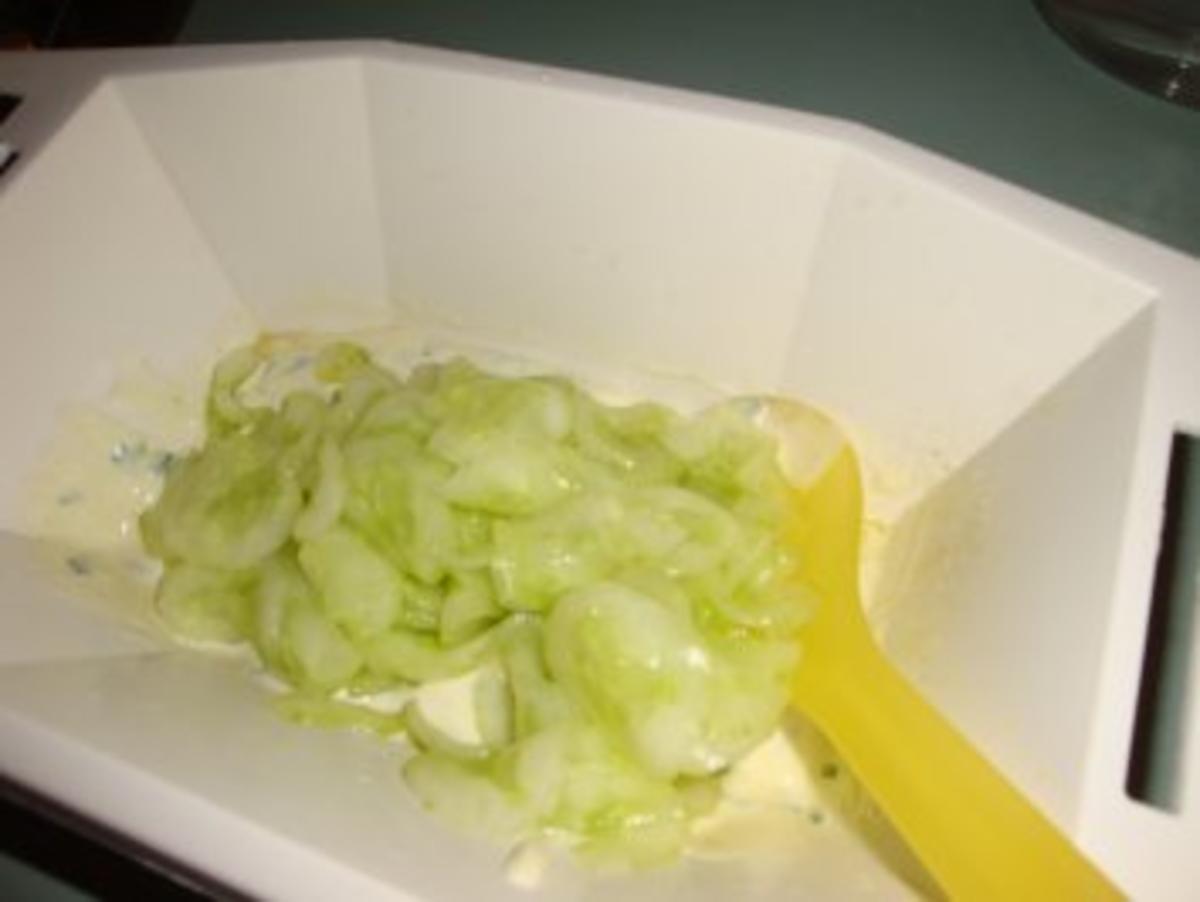 Kartoffelpü mit Rührei & Gurkensalat - Rezept - Bild Nr. 5