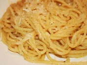 Spaghetti al burro e formaggio - Rezept