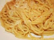 Spaghetti al burro e formaggio - Rezept