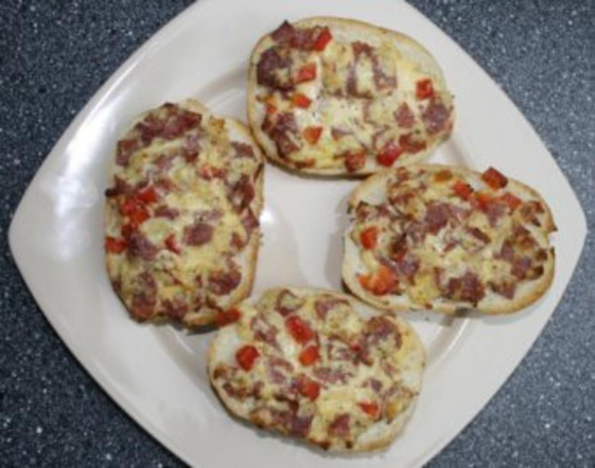 Pizzabrötchen - Rezept