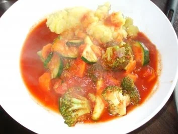 Rezept: Bunte Gemüsepfanne mit Tomatensauce Bild Nr. 3 Bunte Gemüsepfanne mit Tomatensauce - Rezept - Bild Nr. 3