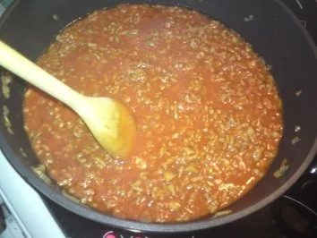 Spaghetti Bolognaise mit Rinderhack und Champignons - Rezept - Bild Nr. 2