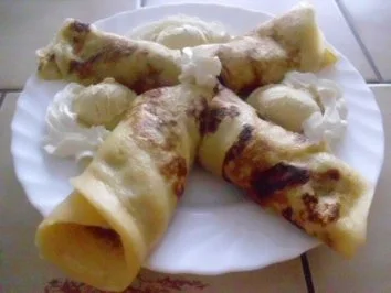 Rezept: Eierkuchen mit Füllung und Eis Eierkuchen mit Füllung und Eis - Rezept