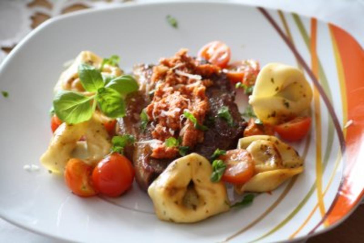 Bilder für Rumpsteaks mit Kirschlikör-Pesto - Rezept